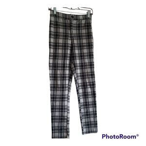 Forever 21 Plaid Pull On Skinny Ankle Pants